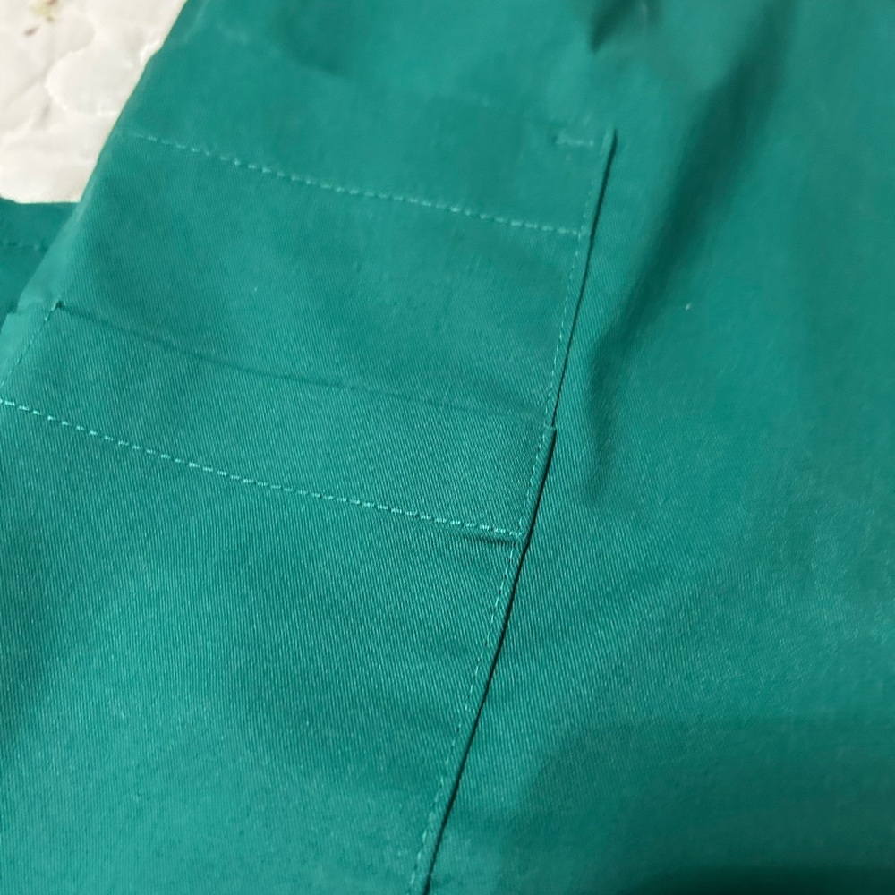 Amazon Essentials Scrub Pants - Picture 3 of 5